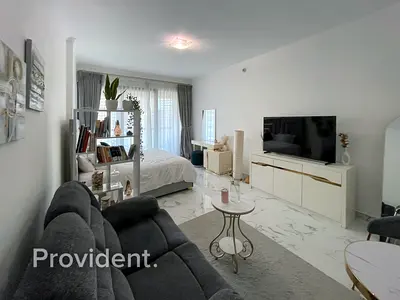 Lake View | Vacant | Perfectly Maintained