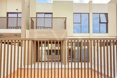 NEAR PARK | VACANT | QUIET LOCATION