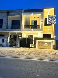 Two floors with a rooftop terrace, price includes registration and ownership fees, located on the ma