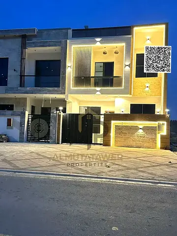 طابقين مع تراس على السطح، السعر يشمل رسوم التسجيل والتملك، تقع على الشارع الرئيسي، جاهزة للسكن