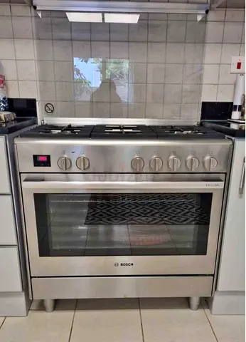 Bosch 90cm Stainless Steel Gas Range with Oven - Good Condition