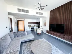 CREEK EDGE | FURNISHED | WATERFRONT LIVING