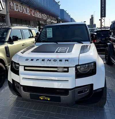 2023 Land Rover Defender 110 X-Dynamic HSE - GCC Specs