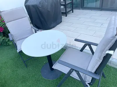 Balcony table and 2 chairs