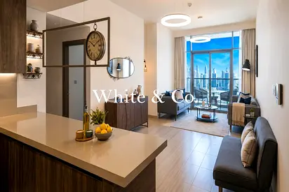 Full Lake View | Close To Metro | 2 Bed