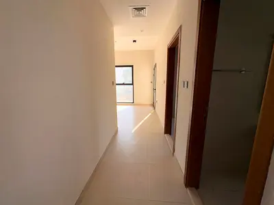 اول ساكن _اقل الاسعار المتاحه _موقع خادمي _بلكونه _تكييف مركزي _تقسيمات ممتازه _سكن عائلات _صيانه فري