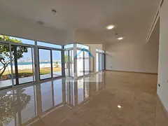 5BR+M Luxurious Villa with Private Beach Access