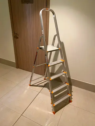 Eurostar Aluminum Step Ladder in Great Condition