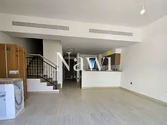 Single Row | Vacant 6 Bedroom | Ready Move-in