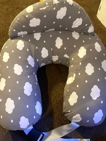 Momcozy Nursing pillow- never used