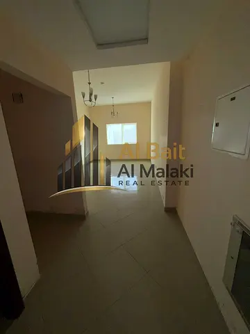 غرفة وصالة واسعة مع مسبح وجيم مجاناً وتكييف مجاني