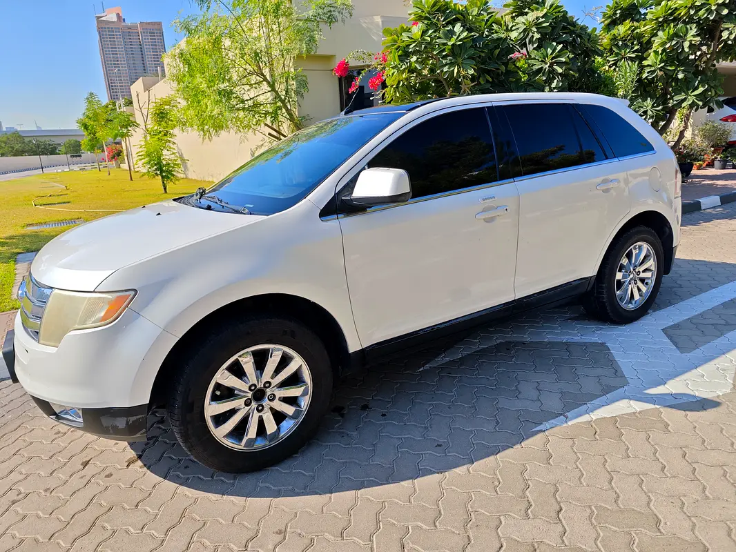 Ford Edge 2009 — photo 1 of 8