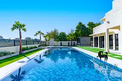 Exclusive | Golf Course View | Massive Plot