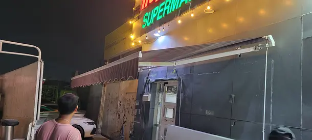 Retractable Commercial Shop Awning / Canopy - Good Condition original price 1800 aed 4 mtr × 4mtr