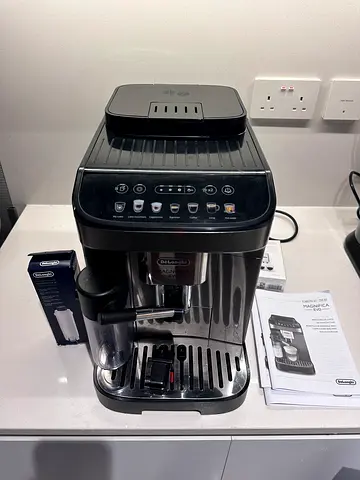 Delonghi Magnifica Evo automatic coffee machine
