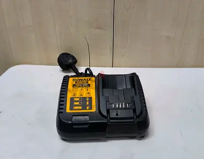 DEWALT DCB 107 CHARGER