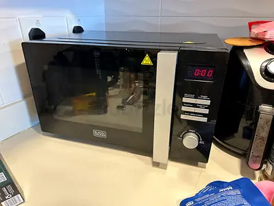 Black+Decker 28 Ltr Microwave Oven with Grill