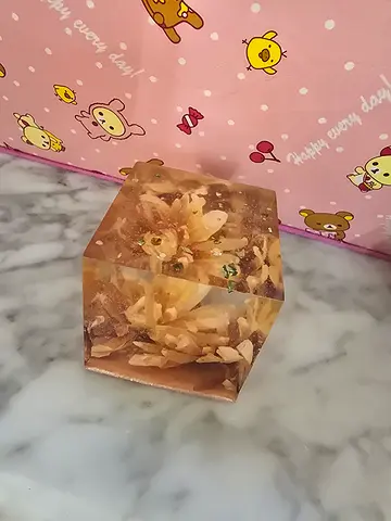 Cube resin