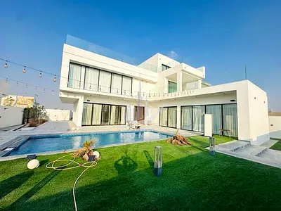 5 luxurious BR beautiful for rent in Aweer