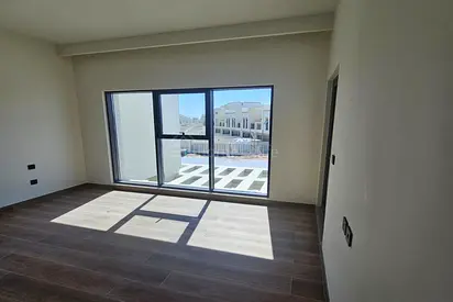 Single Row | 4 bed | Open View | Available Now