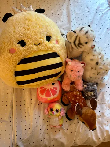 Bundle of 8 plush stuffed animals — good used condition