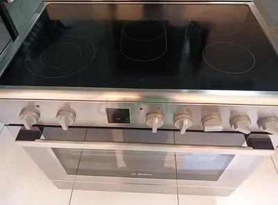 Bosch Series 4 Electric Cooker 90x60cm With Oven Good Condition