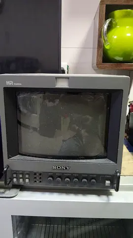 Sony PVM Trinitron color monitor 9