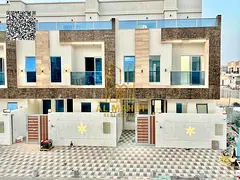 For sale, a townhouse with large internal division