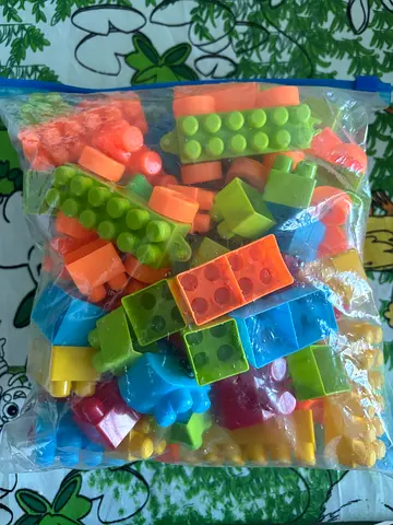 Bag of colorful interlocking building blocks - mixed set