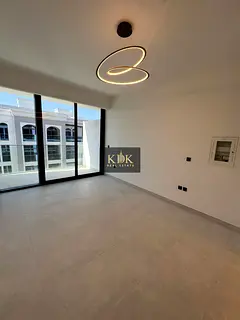 Bright &amp; Spacious Studio | Smart Living | Community View