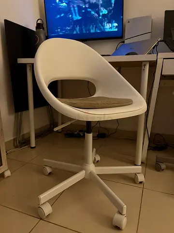 Ikea white modern swivel office chair with cushion