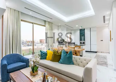 TWIN VILLA ON A HUGE PLOT | PRIME LOCATION | CUSTOM-BUILT