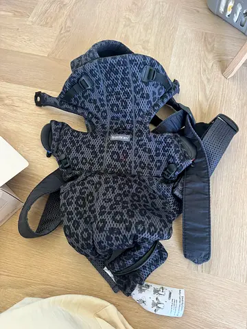 Baby Bjorn Airy Mesh Carrier / Front  Back Carrier - Leopard Patterned, Good Condition