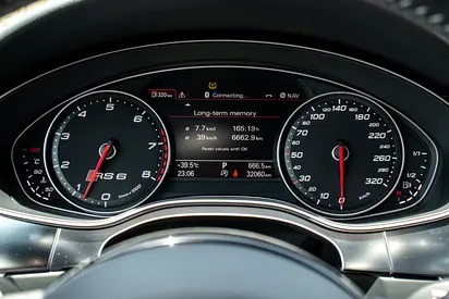صورة 11 لـ 2014 AUDI RS6