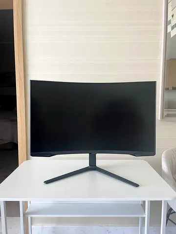 Samsung Odyssey G6 32” Curved Gaming Monitor 240Hz *Perfect Condition*Samsung Warranty*