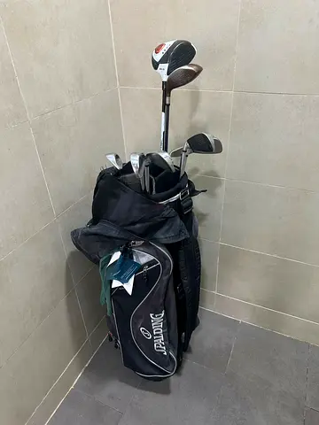 Used Set of taylor made Golf Clubs with Stand Bag - good Condition