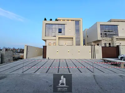 تجمع هذه الفيلا بين التصميم العصري والمساحات الواسعة، وتقع في منطقة الحليو 2 الهادئة والمتميزة، مما يجعلها الخيار الأمثل للسكن العائلي أو الاستثمار.