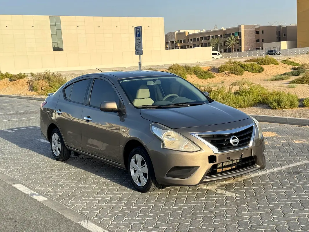 Nissan Sunny 2017 — photo 1 of 14