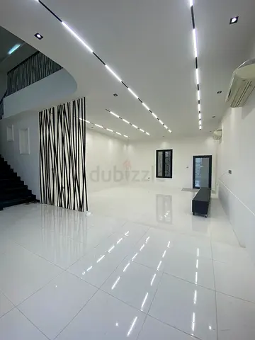 معلم دهانات وديكورات وسيراميك Painter Decorator