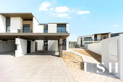 Genuine Resale | True Corner Unit | Big Plot | Walking To Pool and Amenities