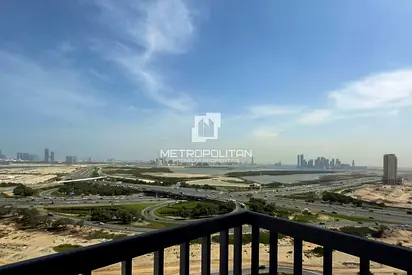 1 Bed Plus Study Room | Downtown View | Mid Floor