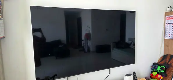 Lg AI UHD tv screen broken