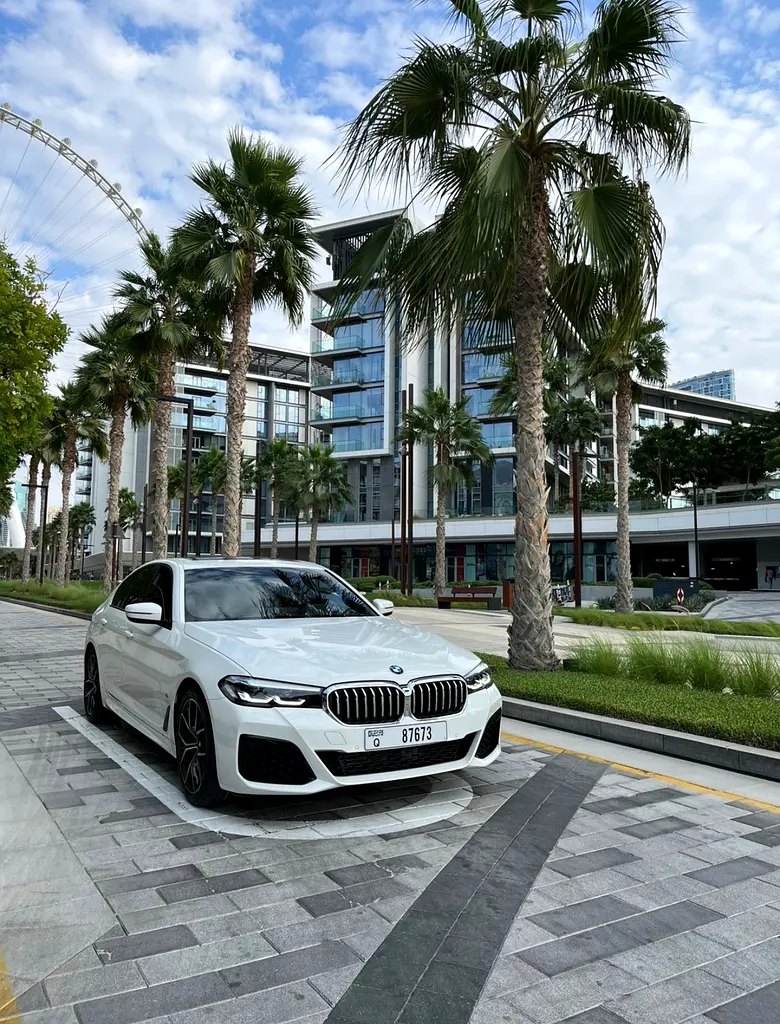 BMW 5-Series 2023 — photo 1 of 7