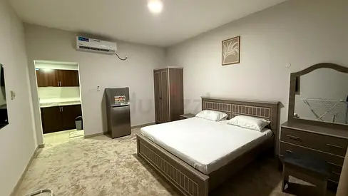 Furnished master room available in khalidiya