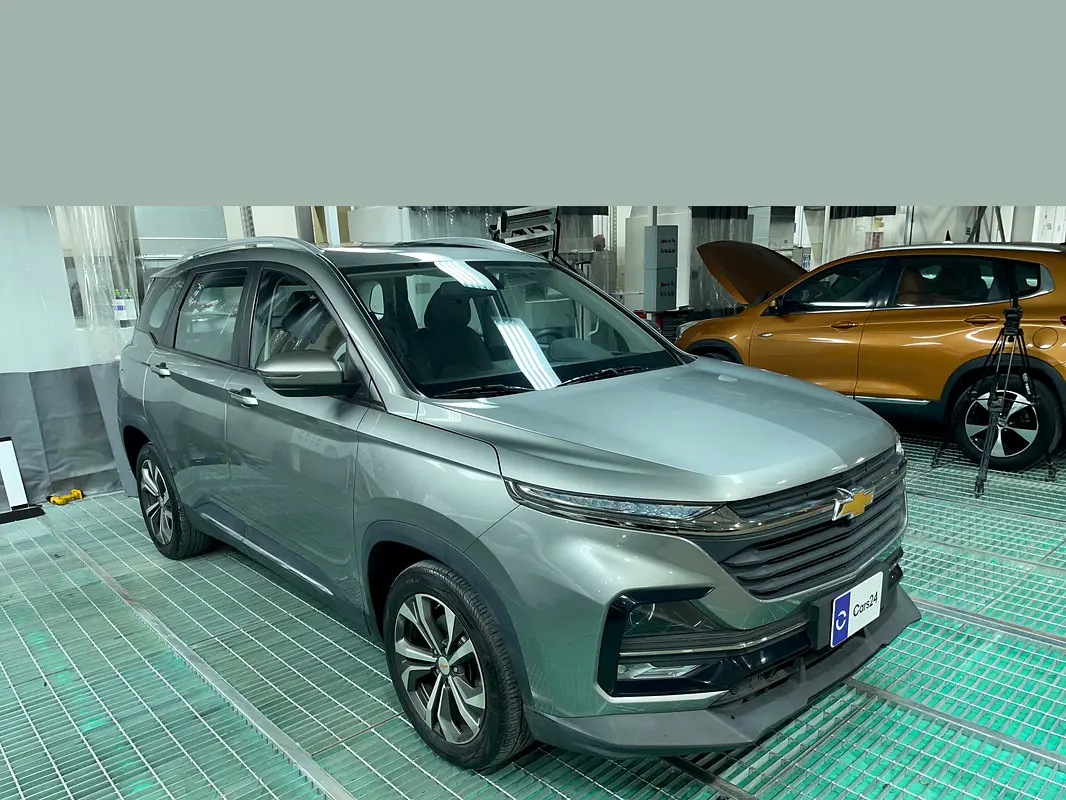 Chevrolet Captiva 2024 — photo 1 of 13
