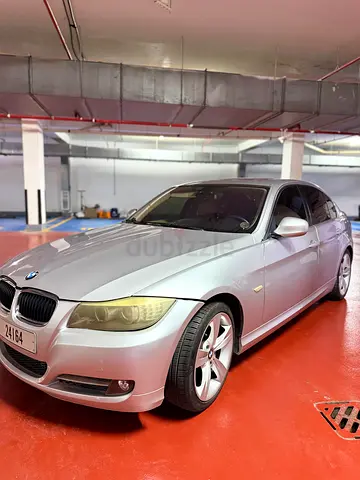 2009 BMW 335i GCC Specs - Well Maintained Luxury Sport Sedan