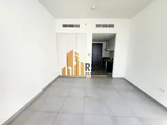 12 Payments ● Studio with Balcony ● East Village
