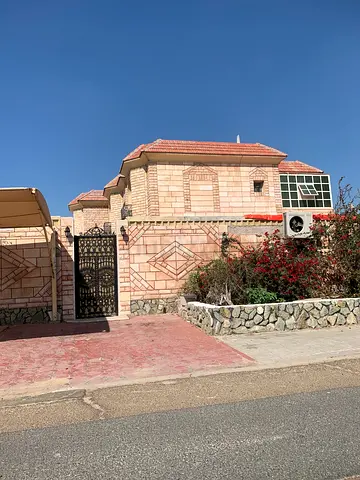 Family room available in Rashidiya