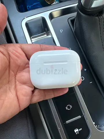 Apple AirPods Pro 2nd Gen - Charging Case AirPods (Good Used Condition) good all Fonction Working