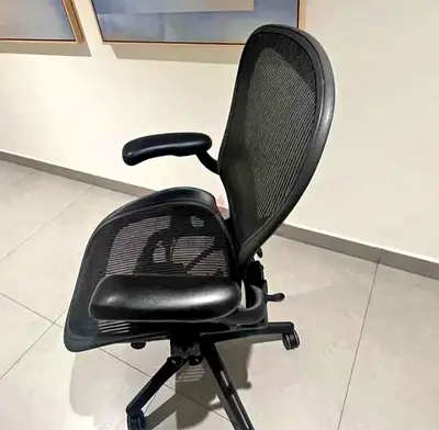 Im for selling Herman Miller Aeron chair size B and C Fully Loaded